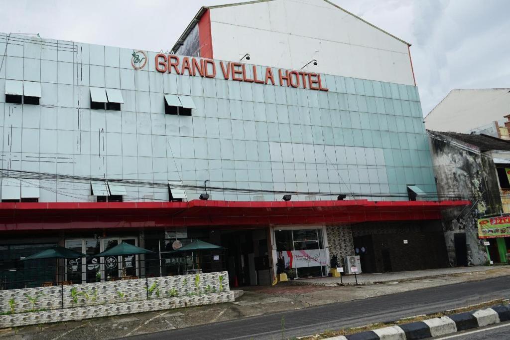 Grand Vella Hotel Pangkal Pinang Exterior photo